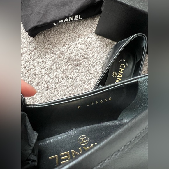 ✖️SOLD✖️CHANEL TURNLOCK LOAFERS - Picture 2 of 7